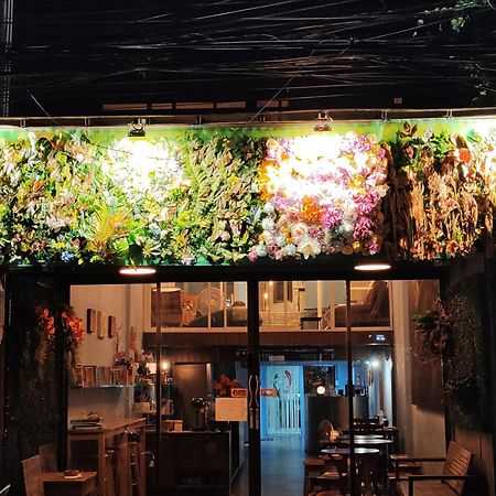 Phobphan Hostel Bangkok Exterior photo