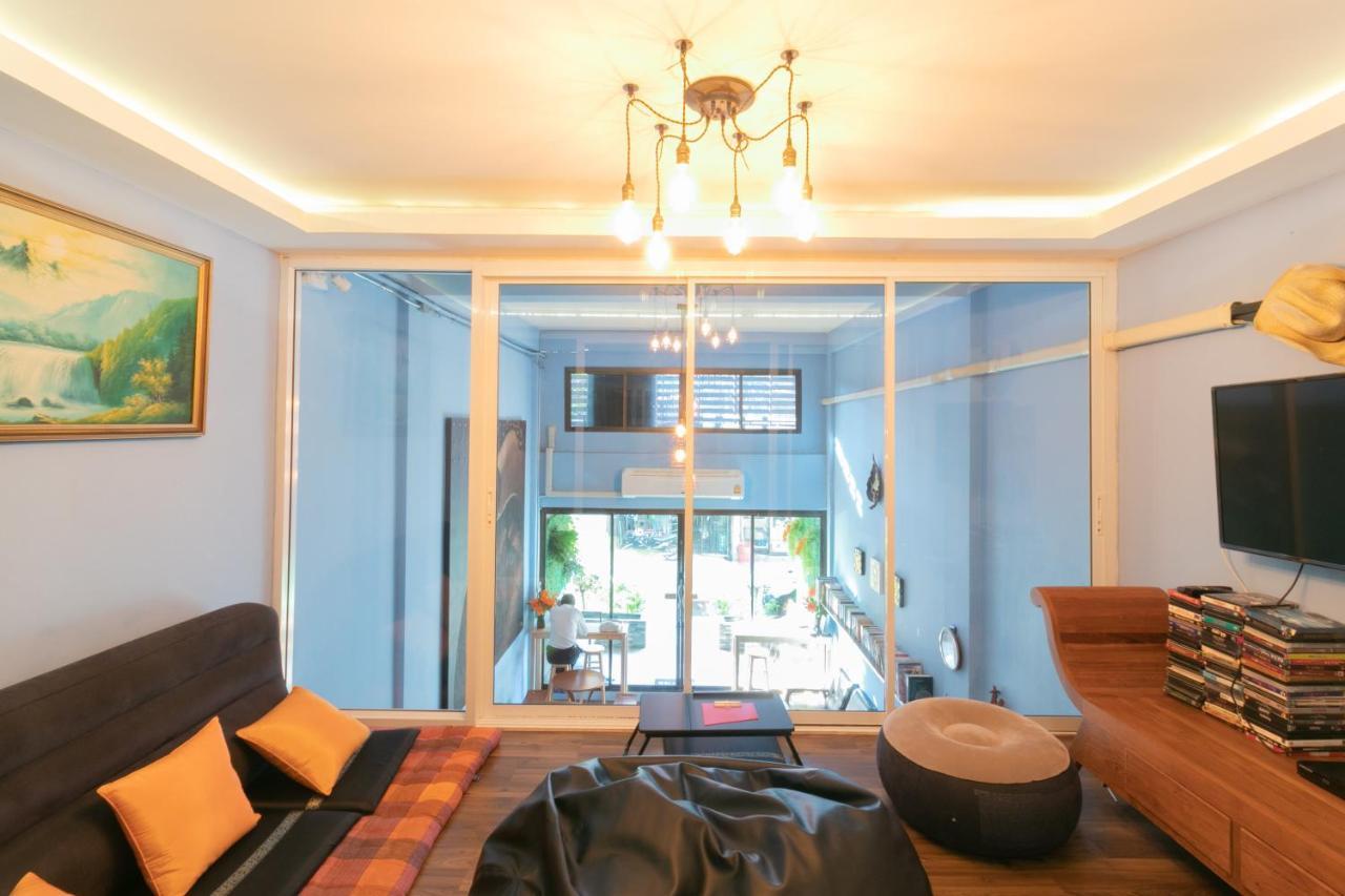 Phobphan Hostel Bangkok Exterior photo