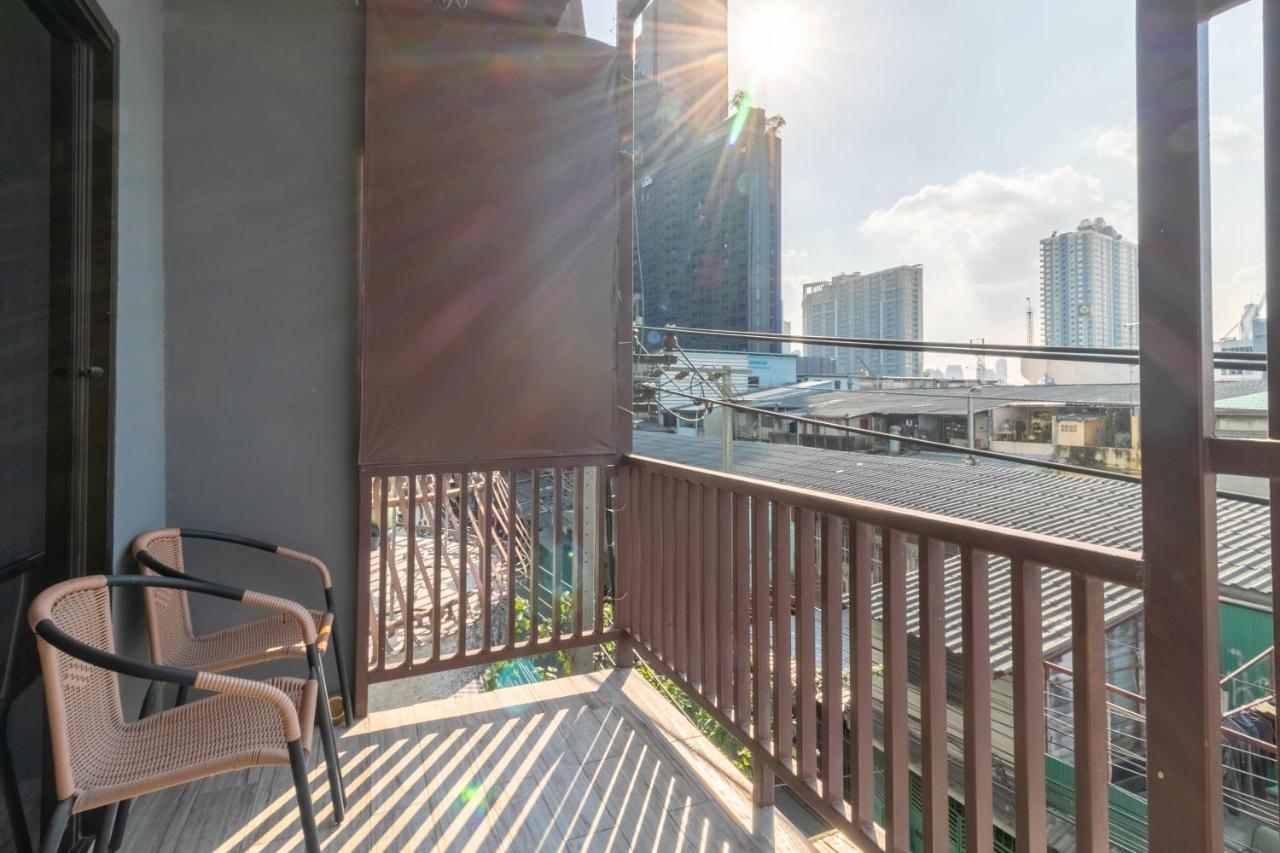Phobphan Hostel Bangkok Exterior photo