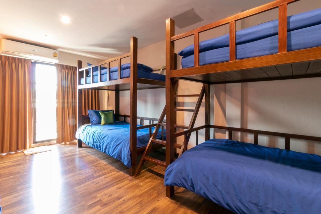 Phobphan Hostel Bangkok Exterior photo