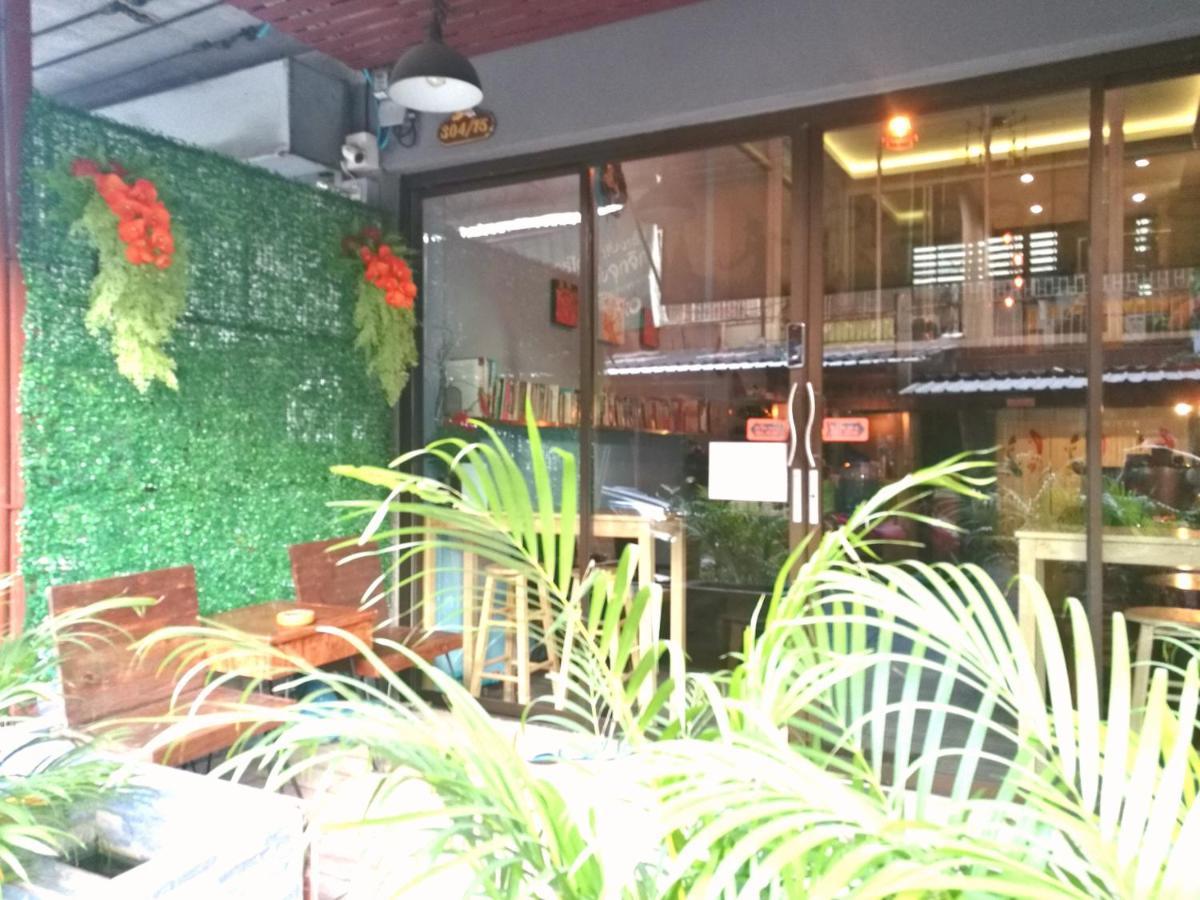 Phobphan Hostel Bangkok Exterior photo