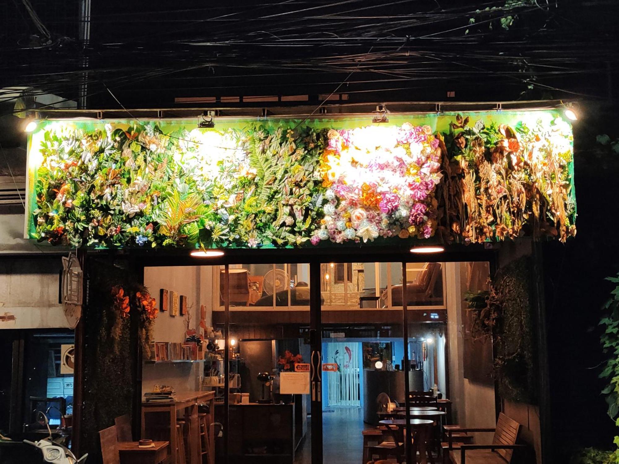 Phobphan Hostel Bangkok Exterior photo